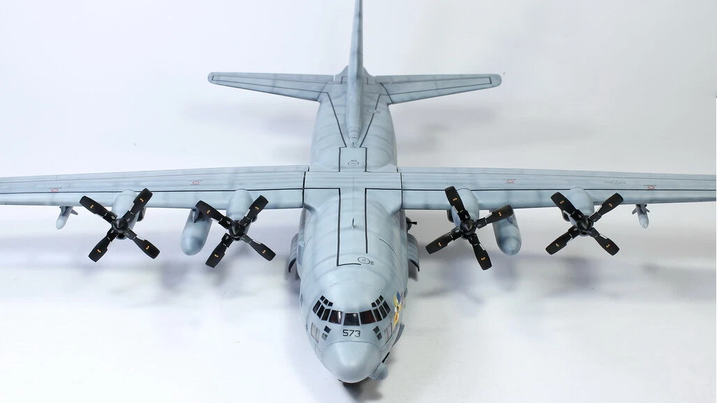 1/72 AC-130H Professional Model